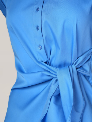 Błękitna bluzka damska z wiązaniem