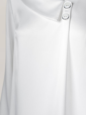 Biała satynowa bluzka damska o prostym kroju