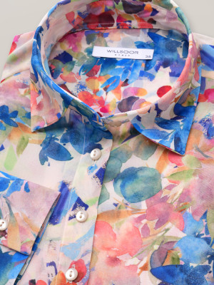 Szyfonowa bluzka o prostym kroju w kolorowe kwiaty