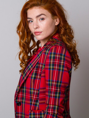 Czerwona marynarka damska w tartan