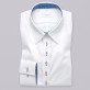 Biała bluzka z niebieskimi kontrastami